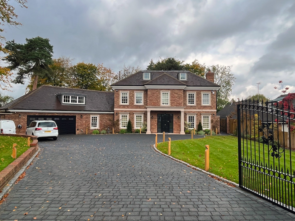 We constructed this magnificent four-bed timber frame home in Sevenoaks, Kent - complete with indoor pool and cinema room - in Winter 2021-22.